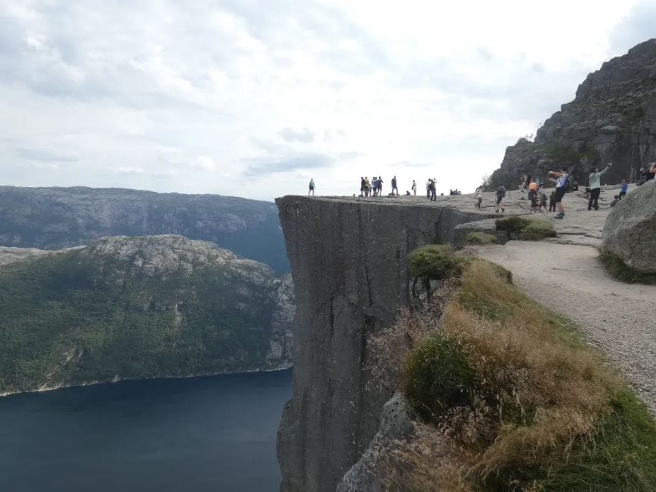 preikestolen trekking noruega